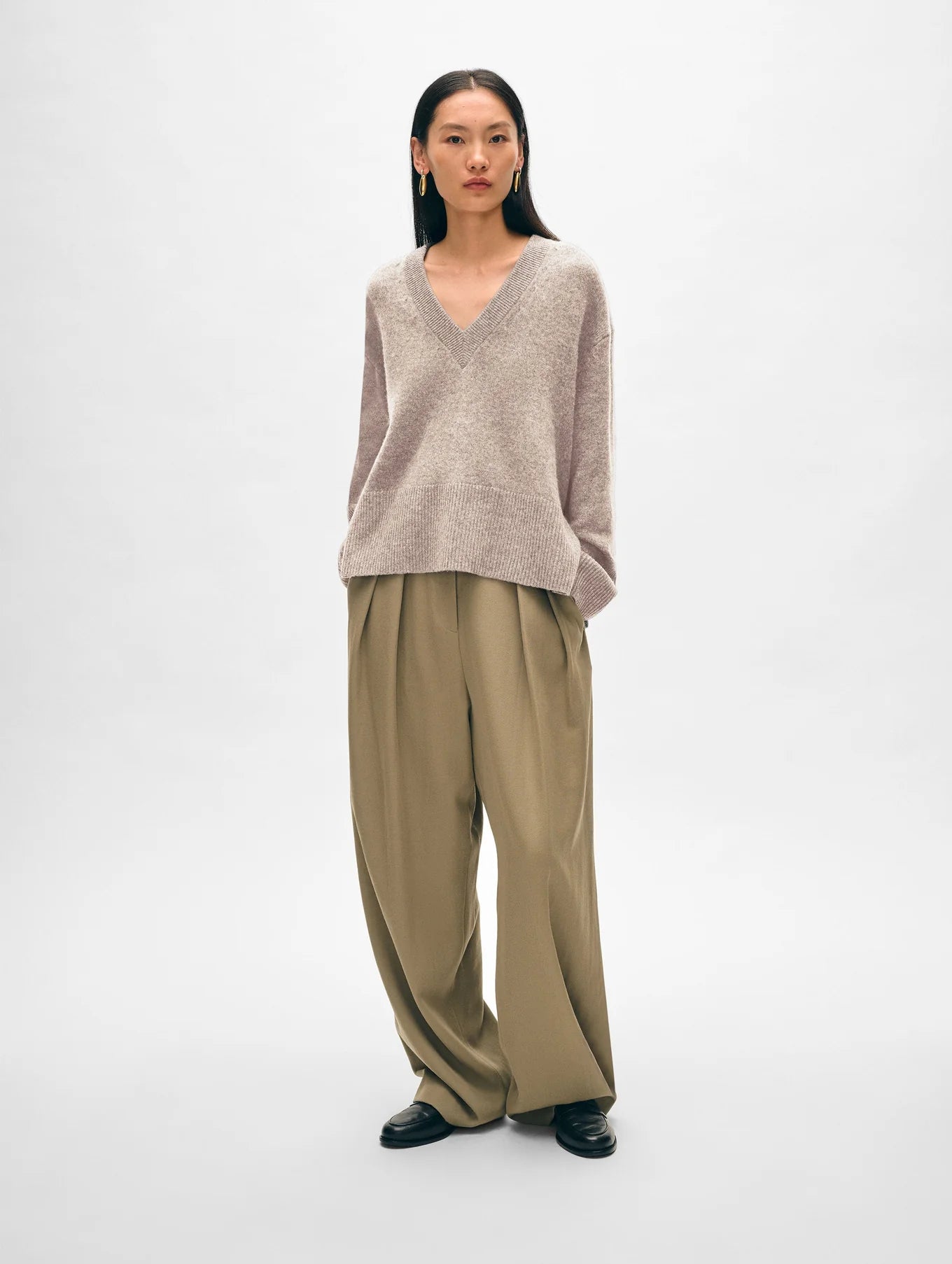 Cashmere Side Slit V-Neck Sand Wisp Heather